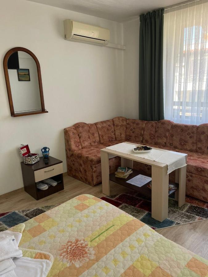 Guest House Liliya Sozopol Exterior photo