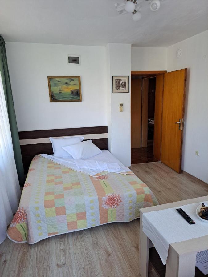 Guest House Liliya Sozopol Exterior photo