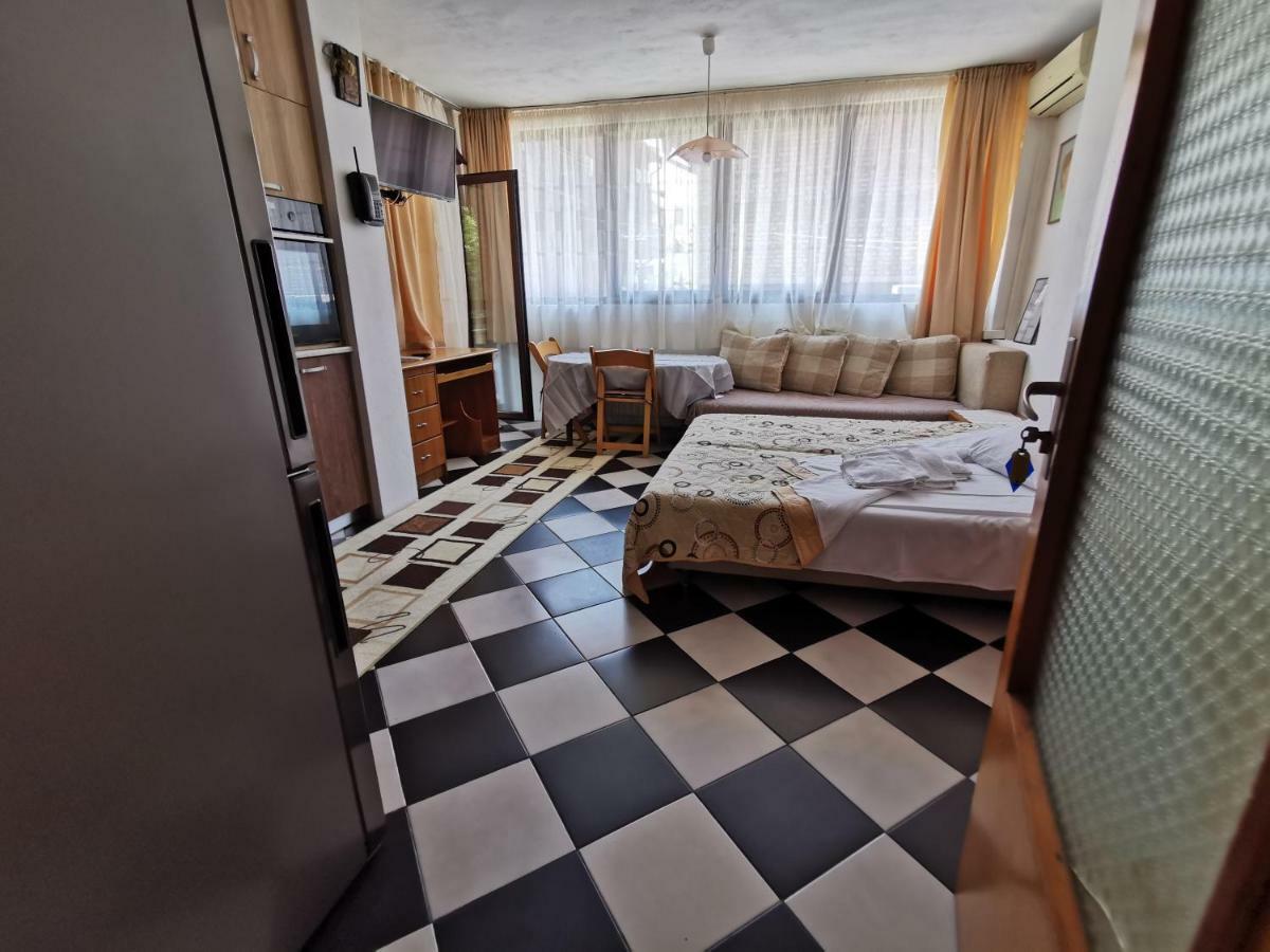 Guest House Liliya Sozopol Exterior photo